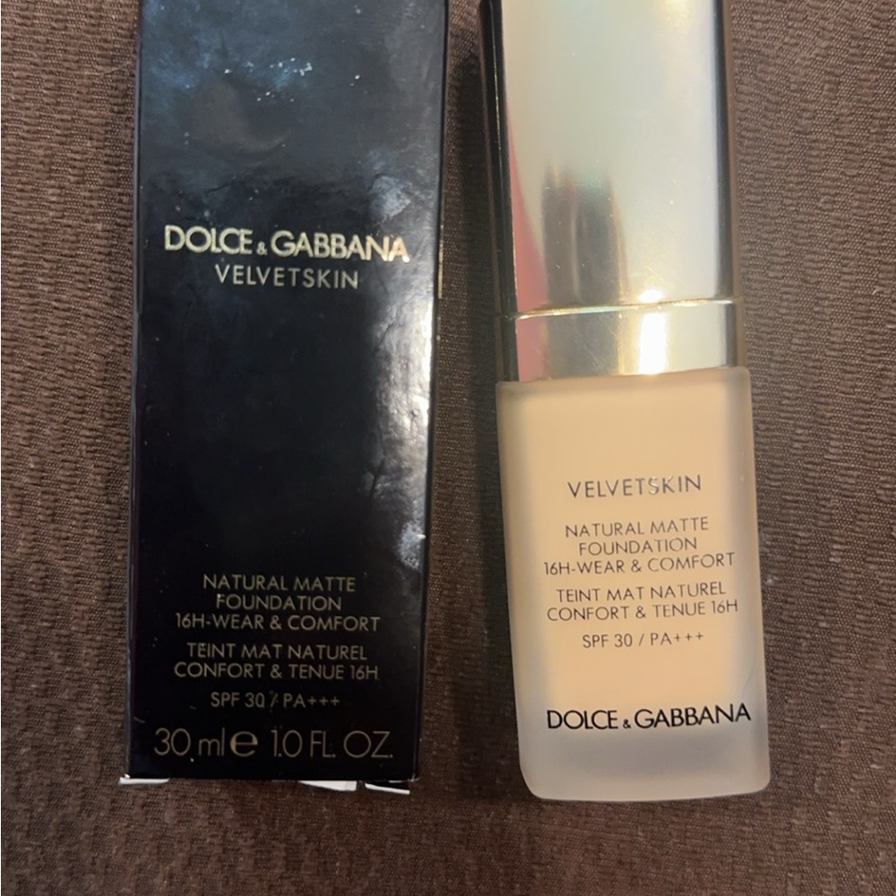 Dolce and Gabbana VELVETSKIN NATURAL MATTE FOUNDATION in shade 310 caramel
